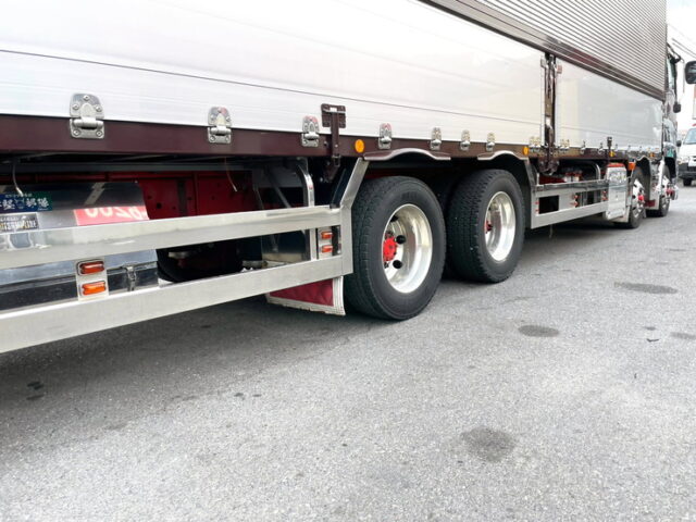 【1427】H31　ギガ　ハイルーフ　ウィング　架装多数　リア門口ステンレス　7速MT　380馬力