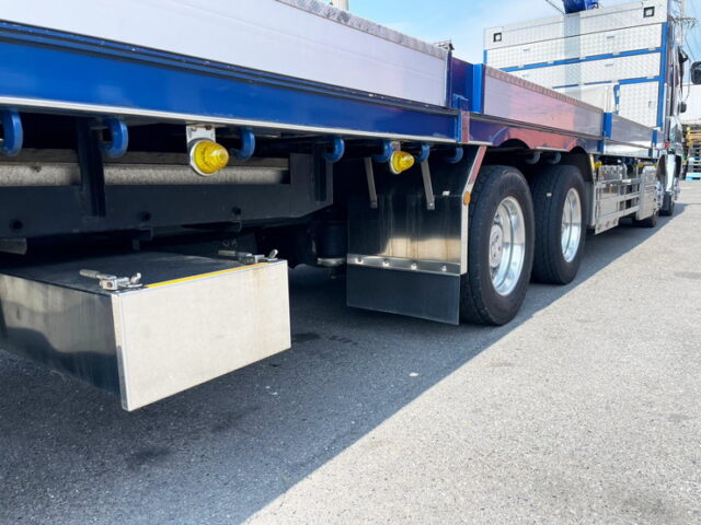 【1495】R2　ギガ　ハイジャッキセルフ　4段クレーン　ウィンチ付　TADANO　歩みハンガー歩み付