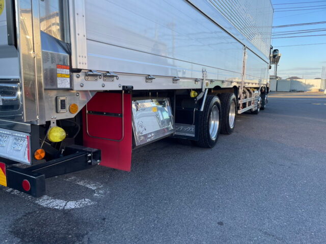 【1367】R3　ギガ　ハイルーフ　ウィング　新明和跳上ゲート　エアサス　低走行　リア門口ステンレス