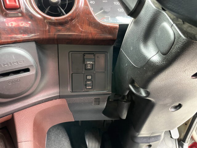 日野　17プロフィア　ハイルーフ　ウィング　7速MT　380馬力　エンジン交換済