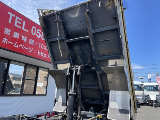 ふそう　ファイター　ダンプ　架装多数　メッキホイール　6発ターボ　240馬力