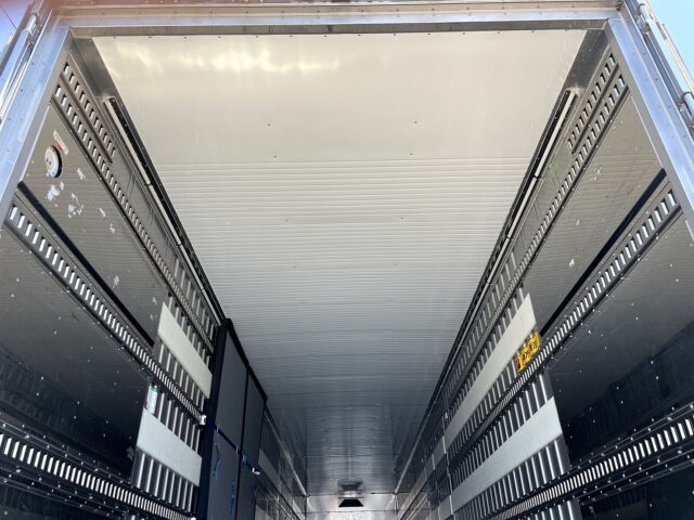 フルハーフ　トレーラー冷凍バン　サーモキング　プレジデント　３軸　リフトアクスル(中残し)