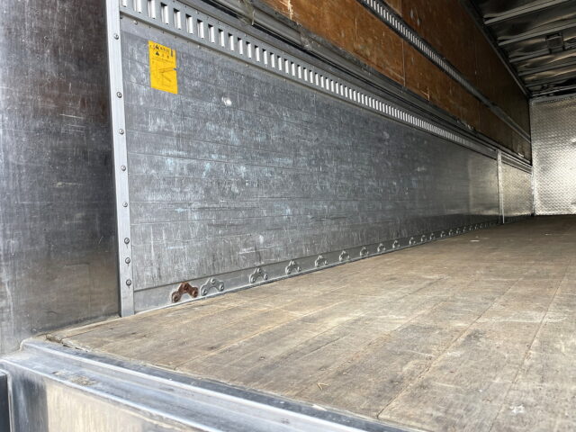 いすゞ　ギガ　ハイルーフ　ウィング　造りボディ　1Mアオリ　ステンレス多数