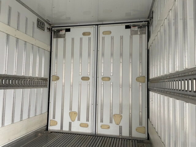 日野　デュトロ　冷凍バン　横扉　オバＱバンパー　ステンレス多数　キーストン