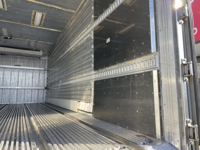 三菱ふそう　ファイター　冷凍バン　コルゲート　ジョロダー4列キーストン　エアサス