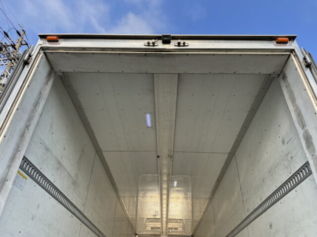 いすゞ：ギガ：冷凍ウィング：菱重製直結冷凍機：ジョロダーレール4列：アルミシマ床