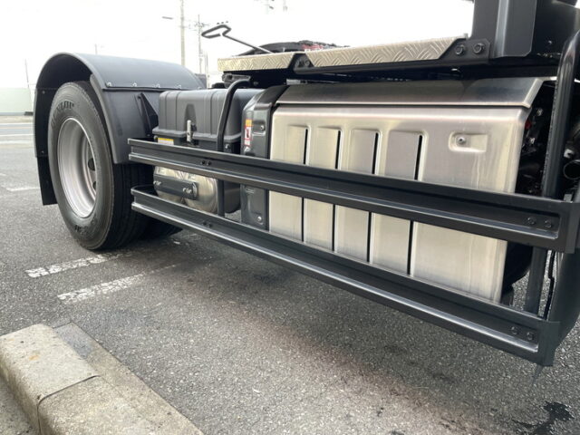 三菱ふそう：スーパーグレート：トレーラーヘッド：ハイルーフ：Ｄ尺：AT：未使用：第５輪11.5ｔ　