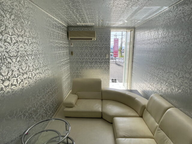 いすゞ：フォワード：デコトラ：キャンピング登録：箱内部屋仕様：マニ割り