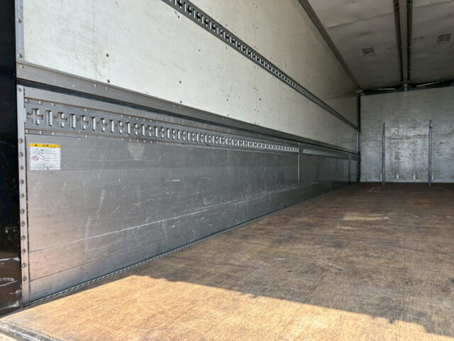 スーパーグレート：ハイルーフ：ウィング：架装多数：木床：380馬力