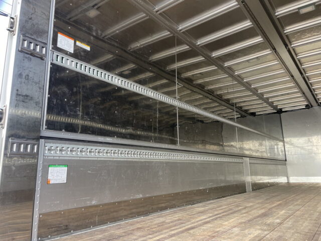 日野：17プロフィア：ハイルーフ：メッキ多数：ステンレス多数：アルミホイール