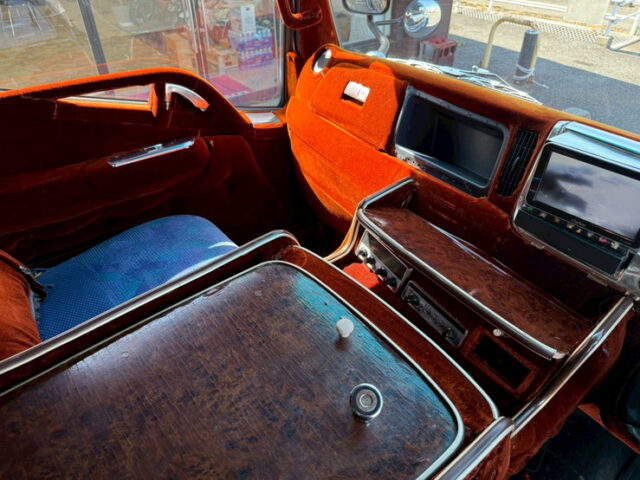 ブルーテックキャンター：造りボディ：アルミバン：ワイド超ロング：舟形バンパー：バスフェンダー