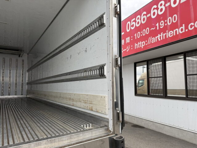 日野：レンジャープロ：ハイルーフ：冷凍バン：左観音扉：キーストン床：エアサス