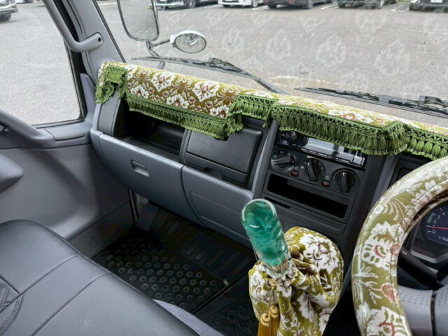 キャンター：平ボデー：前出しバンパー：ステンレスサイドバンパー：マニュアル