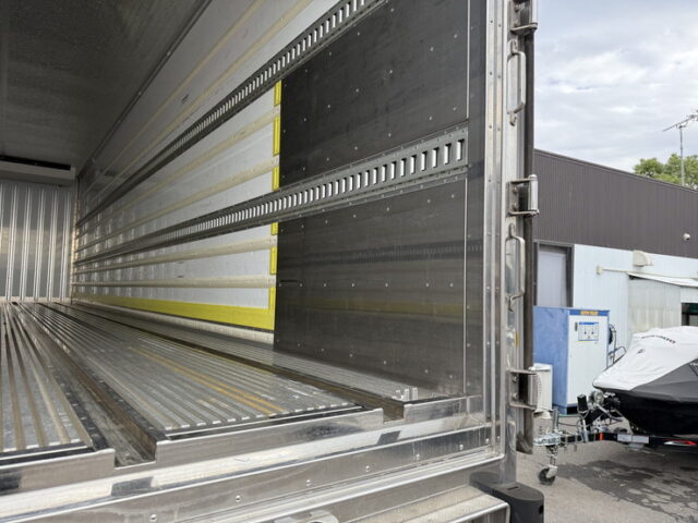 17スーパーグレート：ハイルーフ：冷凍バン：アルミホイール：サブエンジン：ジョロ4キーストン