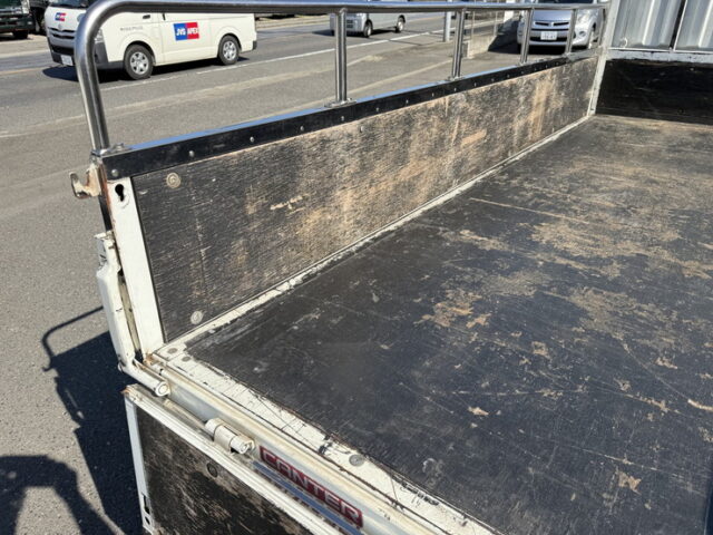 キャンター：平ボデー：標準幅：10尺長：カスタム：オートマ：煤焼き有：150馬力