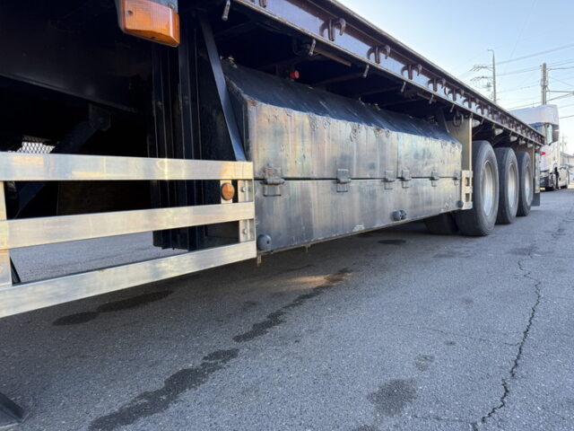 東邦：トレーラー：まな板：3軸：スタンション多数：内フック多数：最大積載量27.500㎏