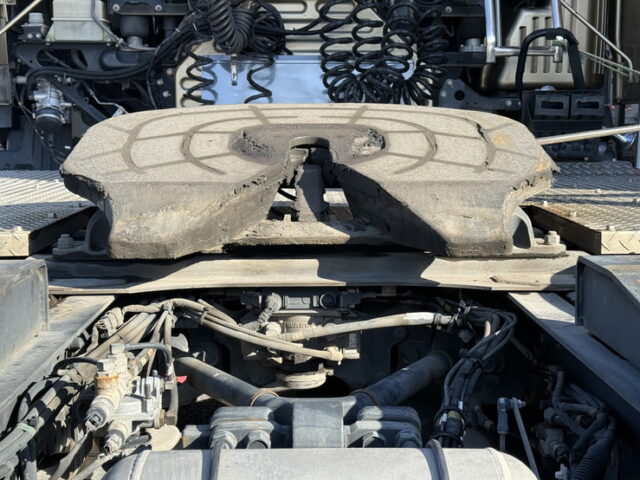 日野：プロフィア：ハイルーフ：トレーラーヘッド：エアロ付：エアサス：450馬力