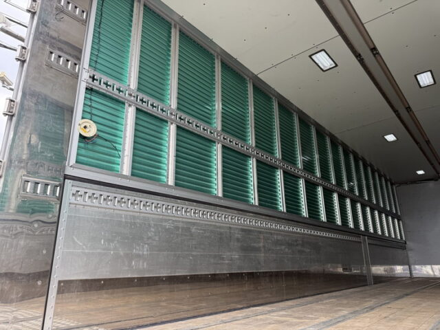 いすゞ：ギガ：ハイルーフ：ウィング：架装多数：アルミホイール：木床：ジョロダー4列