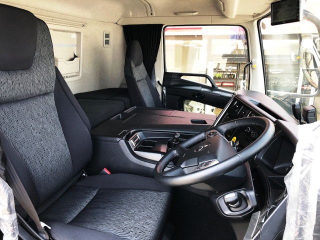 【370】ふそう　スーパーグレート　パネルウィング　エアロ付