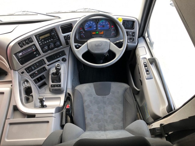 【412】UDトラックス　クオン　4軸低床　ウィング　エアローラー