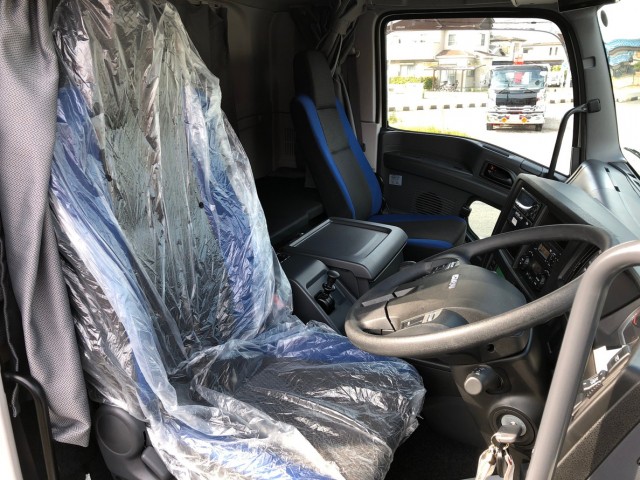 【503】いすゞ　ギガ　4軸低床　冷凍ウィング