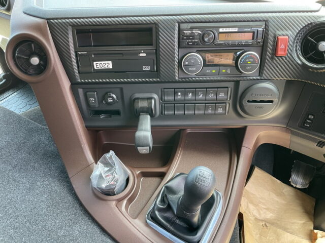 日野　17プロフィア　未使用　ハイルーフ　アルミホイール　リア門口ステンレス　7速MT