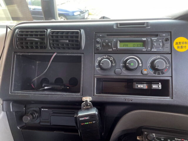 三菱ふそう　スーパーグレート　トレーラーヘッド　メッキ多数　7MT　