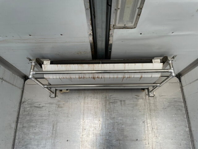 三菱ふそう　ファイター　ハイルーフ　冷凍ウィング　ヤマダボディ　ステンレスサイドバンパー　