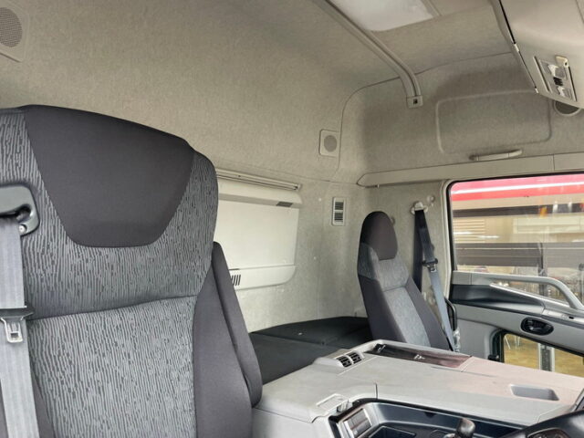 三菱ふそう　スーパーグレート　ハイルーフ　アルミウィング　ステンレスサイドバンパー　メッキ多数　木床