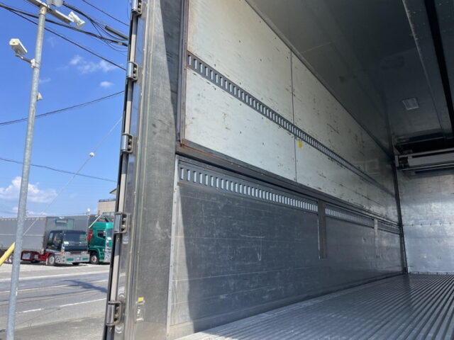 日野　レンジャープロ　ハイルーフ　冷凍ウィング　90アオリ　6400ボデー　架装多数