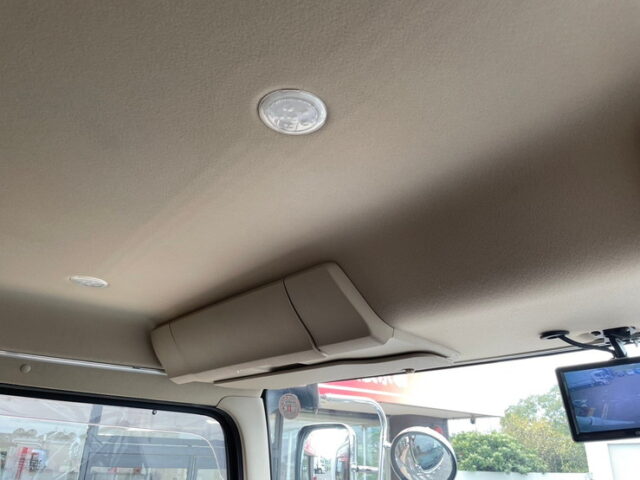 日野　17レンジャー　冷凍バン　格納パワーゲート　240馬力　キーストン　６MT