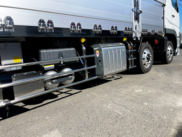 17スーパーグレート　未使用　ハイルーフ　ウィング　造りボディ　7速MT　