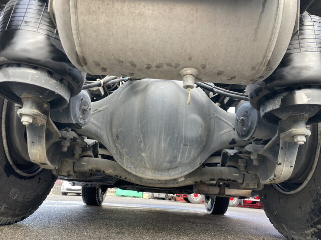 クオン　ハイルーフ　トレーラーヘッド　第5輪荷重11.500㎏　エアサス　410馬力