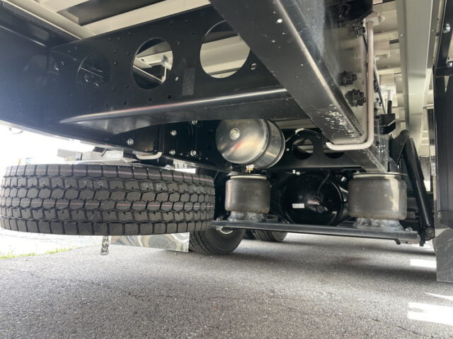 17スーパーグレート　未使用　ハイルーフ　ウィング　総輪エアサス　プレミアムライン　428馬力