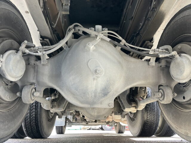 日野　17プロフィア　ダンプ　5300×2200　E13C　前出しバンパー　昇降機付き　電動コボレーン