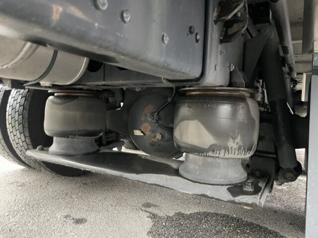 三菱ふそう　スーパーグレート　ハイルーフ　ウィング　エアサス　アルミホイール　木床