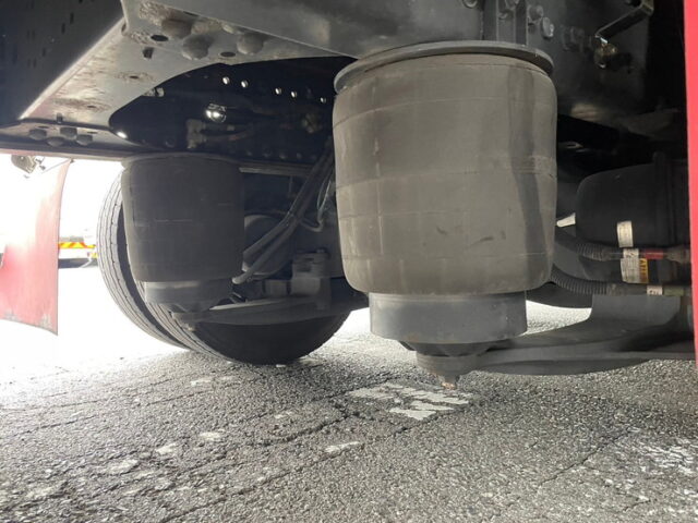 日野　プロフィア　寒冷地　ウィング　アルミホイール　メッキ多数