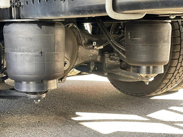 【911】R3　17プロフィア　造りボディ　ウィング　格納ゲート付　7速MT　未使用車