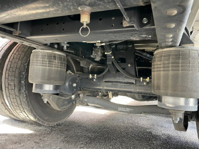 【1112】H29　クオン　ハイルーフ　ウィング　リア門口ステンレス　総輪エアサス