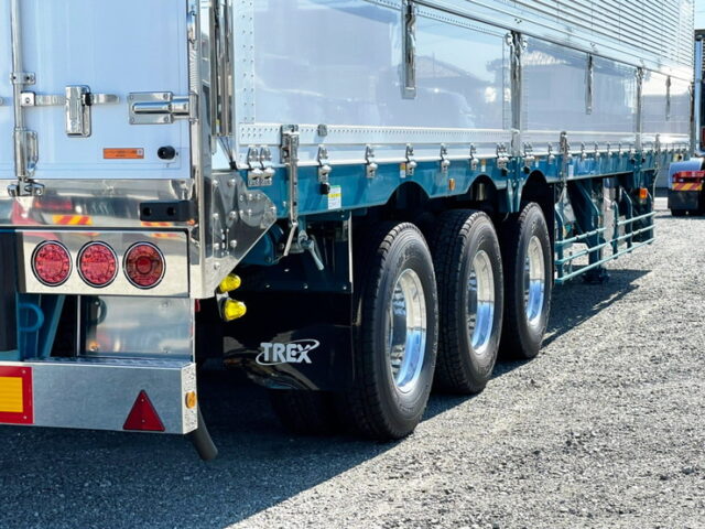 【1301】R4 トレクス トレーラー冷凍ウィング 3軸 未使用 車検付 前壁サブエンジン ジョロダー4列