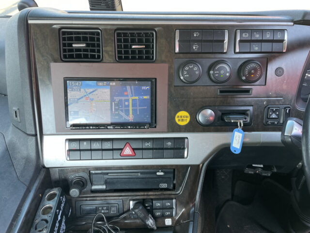 17スーパーグレート トレーラーヘッド プレミアムライン 第5輪荷重11.500㎏ ブタ鼻