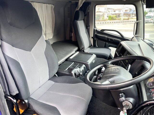 日野　プロフィア　冷凍バン　サブエンジン　キーストン　ジョロダー4列