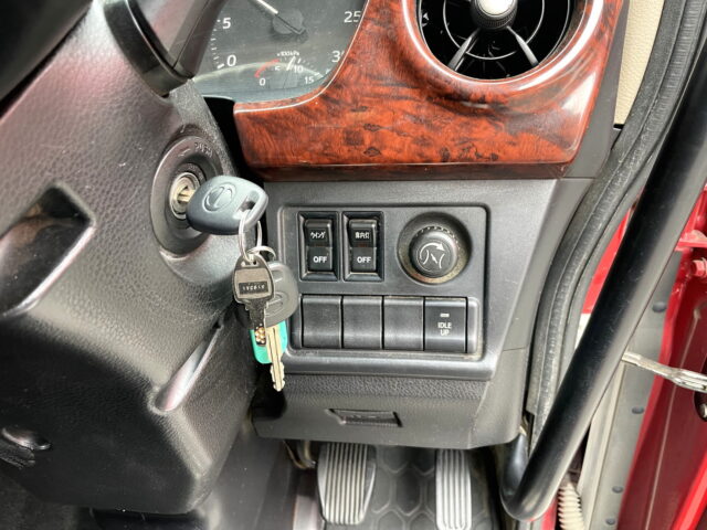 日野　17プロフィア　ハイルーフ　ウィング　7速MT　380馬力　エンジン交換済