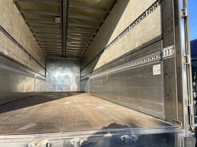 スーパーグレート　ハイルーフ　ウィング　ヤマダ造りボデー　国産エンジン　7速MT