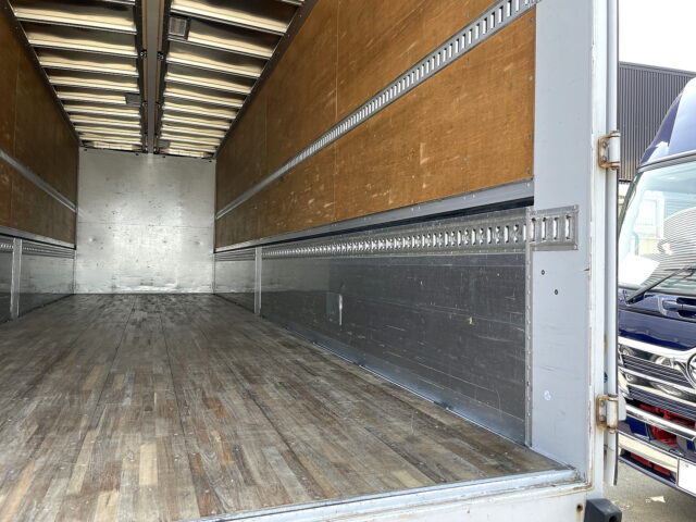 17スーパーグレート　ハイルーフ　ウィング　メッキ多数　アルミホイール　木床