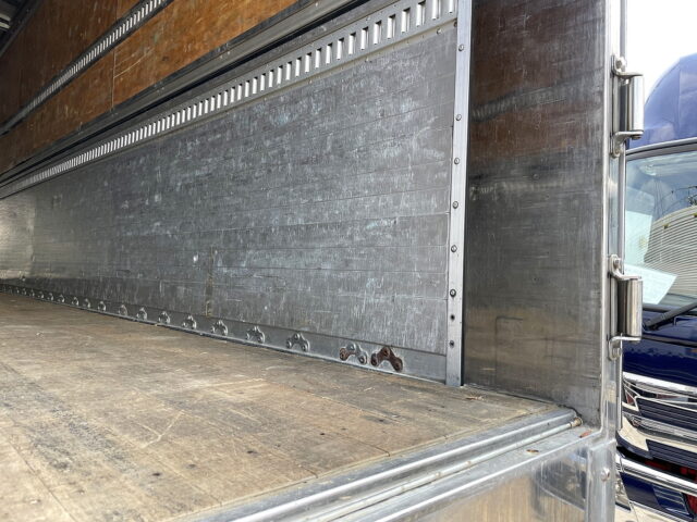 いすゞ　ギガ　ハイルーフ　ウィング　造りボディ　1Mアオリ　ステンレス多数