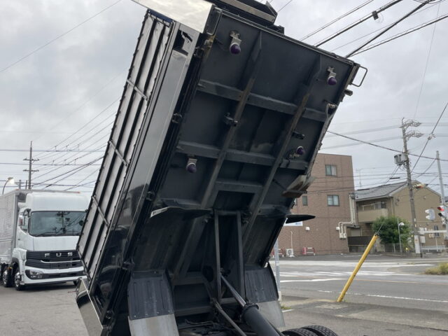 日野　デュトロ　標準幅　10尺　ダンプ　架装多数　エアー式バンパー昇降機　150馬力