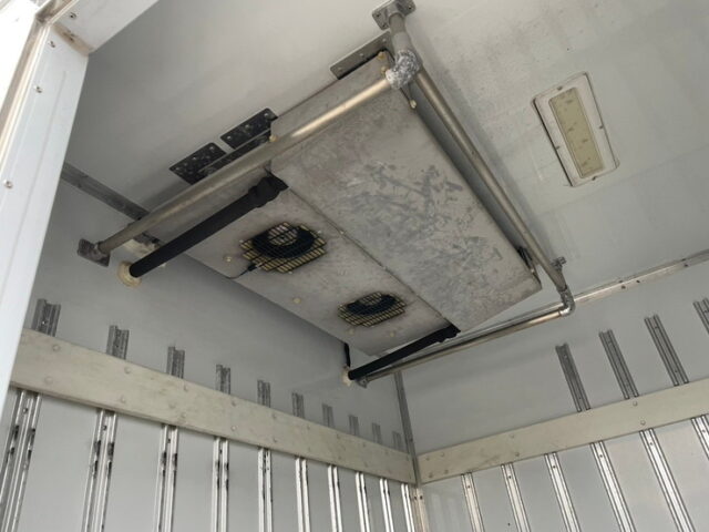 日野　デュトロ　冷凍バン　横扉　オバＱバンパー　ステンレス多数　キーストン