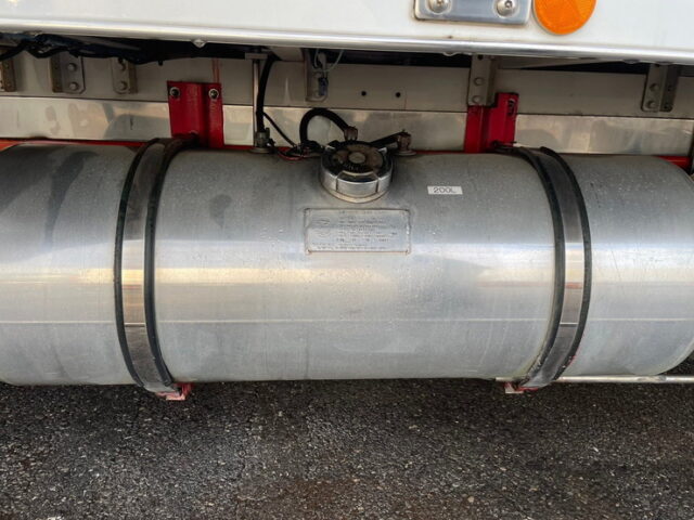 日野　レンジャープロ　ハイルーフ　240馬力　アルミウィング　　寝台メッキ　ステンレス多数　