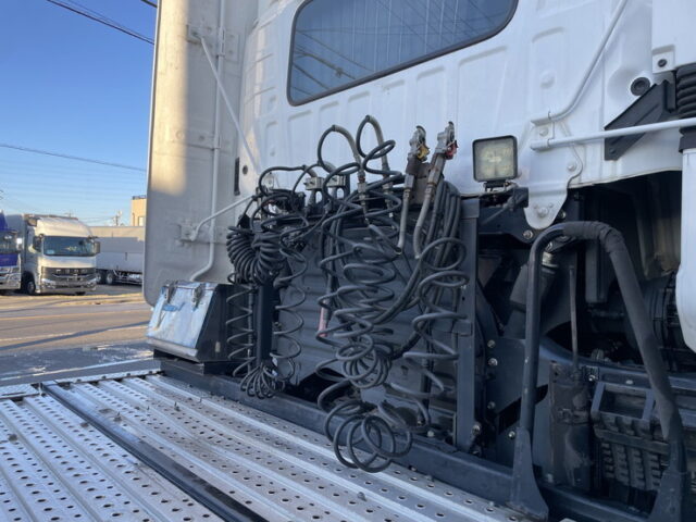 日野　17プロフィア　ハイルーフ　トレーラーヘッド　E13Cエンジン　450馬力